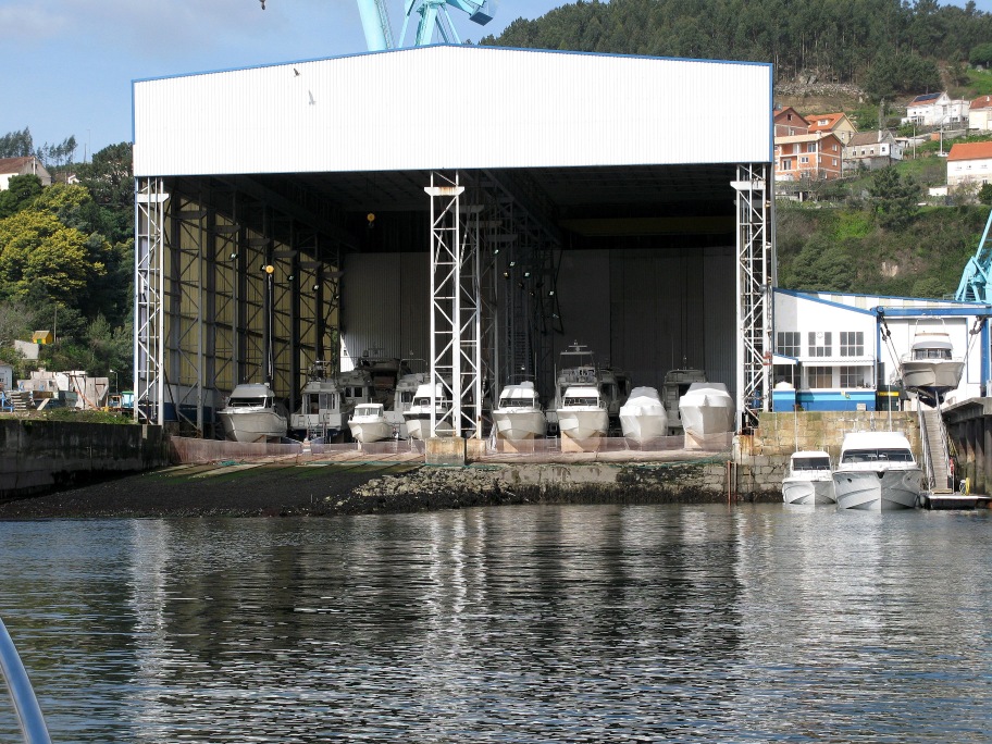 Finishing shed with open water access